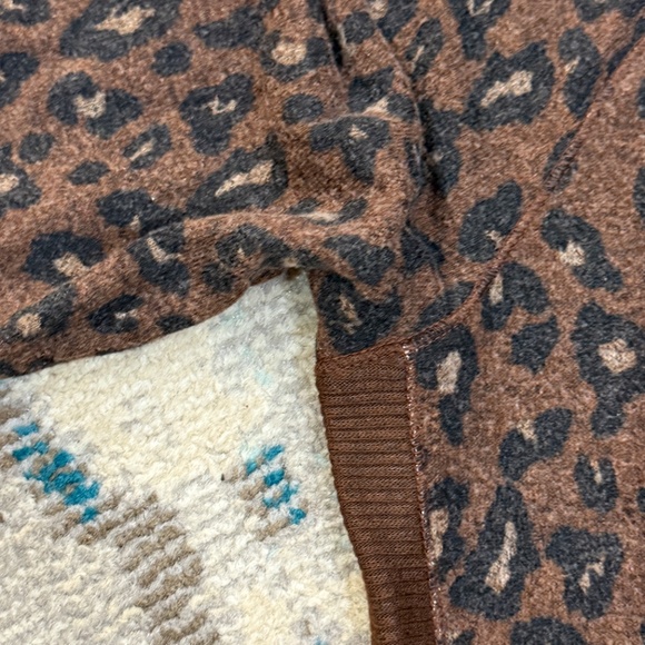 New with tags animal leopard print ladies women 3/4 sleeve blouse top shirt sz S - Picture 4 of 9